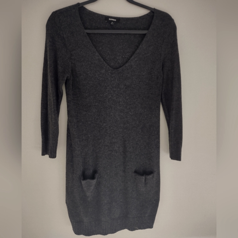 Express women's sweater with pockets